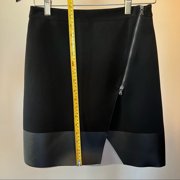 Club Monaco Skirt | Exposed front zip & slit | Black, 2 - Picture 5 of 10